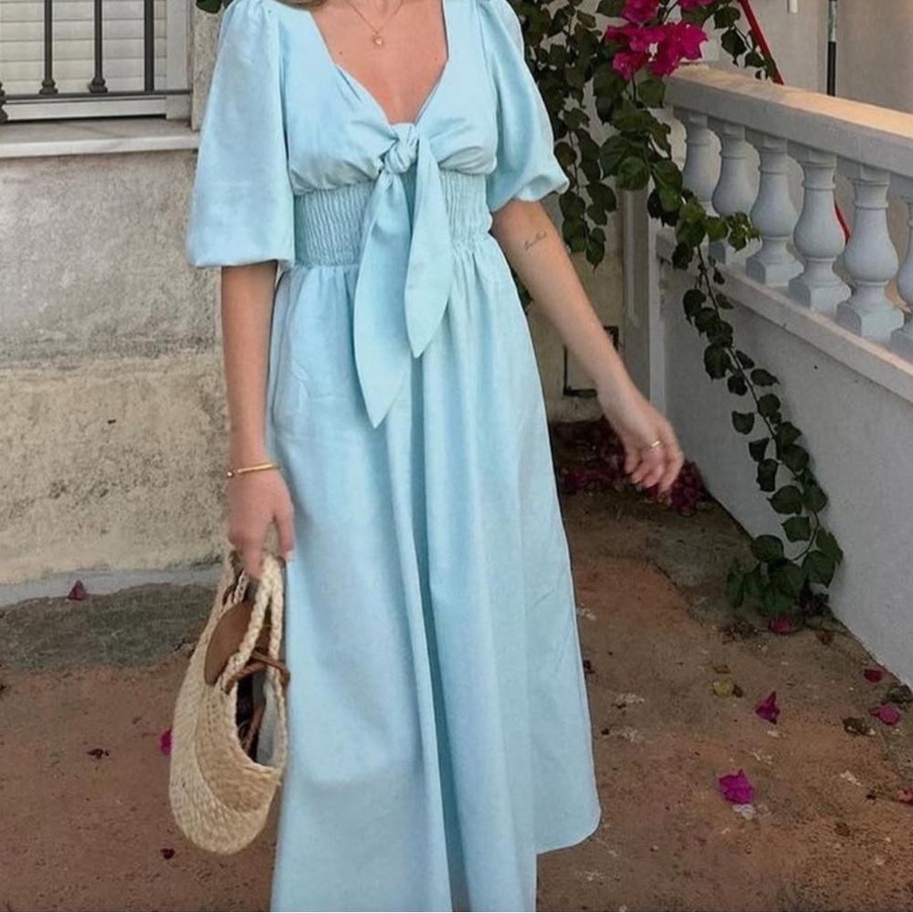 Elegant Blue Midi Dress - Picture 6 of 7